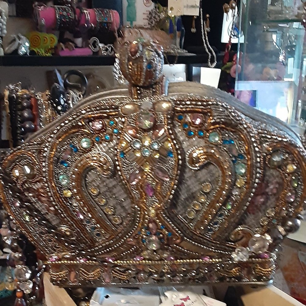 MARY FRANCES ROYAL TREATMENT HANDBAG